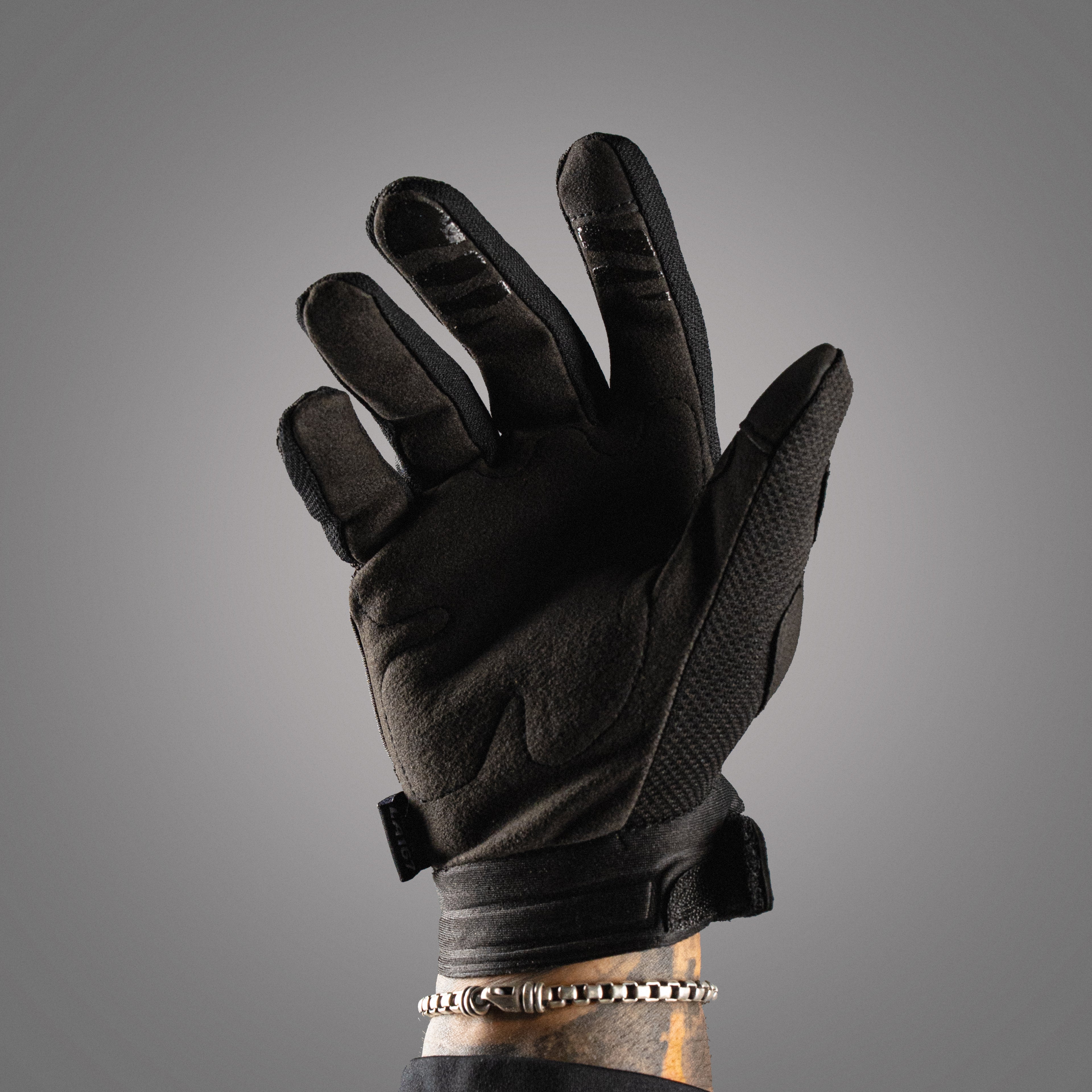 CVRBON VRMOR Gloves (Black)